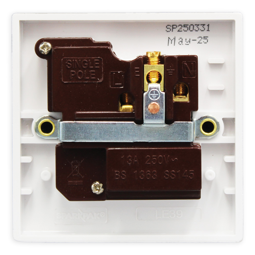 13A 1G Switched Socket Flush